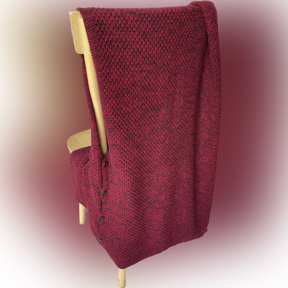 Bench 7-way knit wrap shrug poncho shawl scarlet red yoga scarf w/ black buttons - Picture 7 of 9